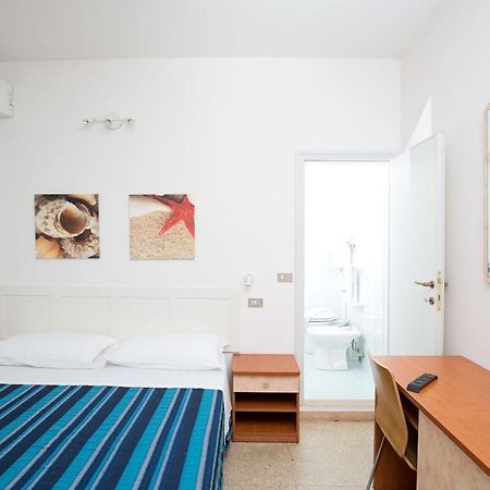Hotel Helios Риччоне Екстер'єр фото