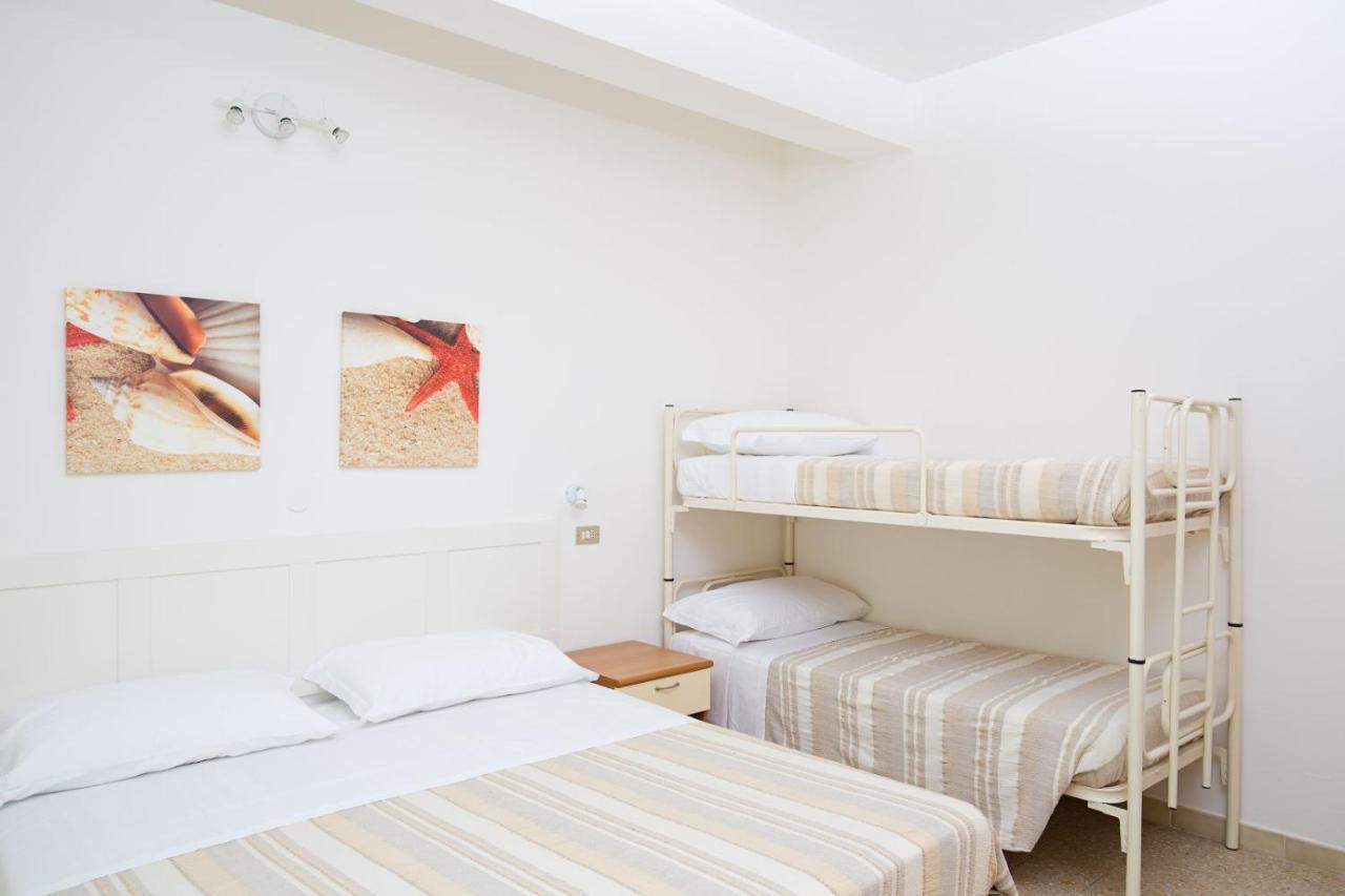 Hotel Helios Риччоне Екстер'єр фото